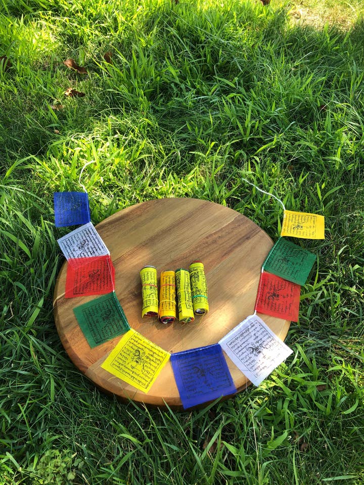 PACK DE 5 CORDES Mini Taille Drapeau de Prière Drapeaux Tibétains Drapeaux de Prière Népalais pour la vente par Like International