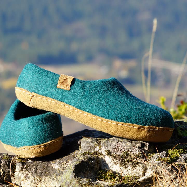 Shlips Emerald for wholesale by The Cottager