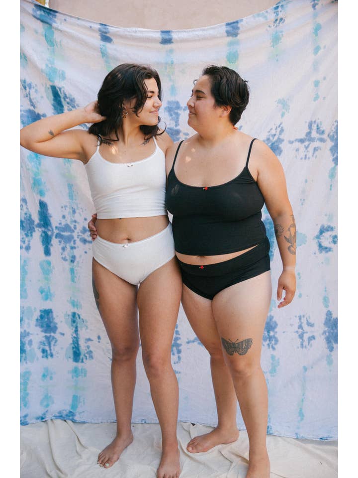 Onyx CAMI MIT U-AUSSCHNITT AUS ONYX für den Großhandel auf Faire4