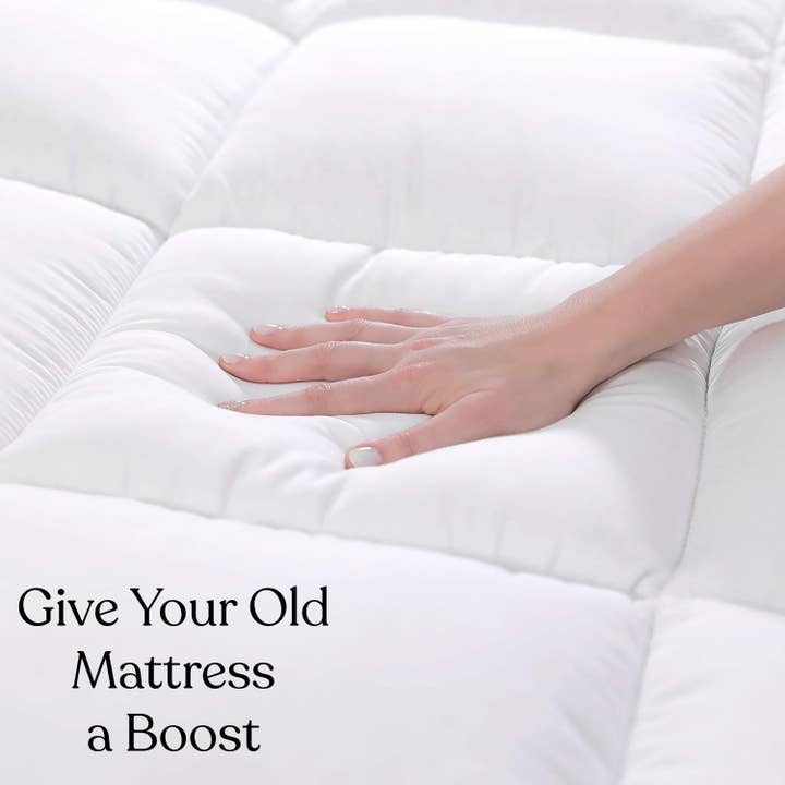 Delara - Wholesale Mattress Pad/Protector - 3 Inch Down Alternative EXTRA PLUSH Mattress Pad