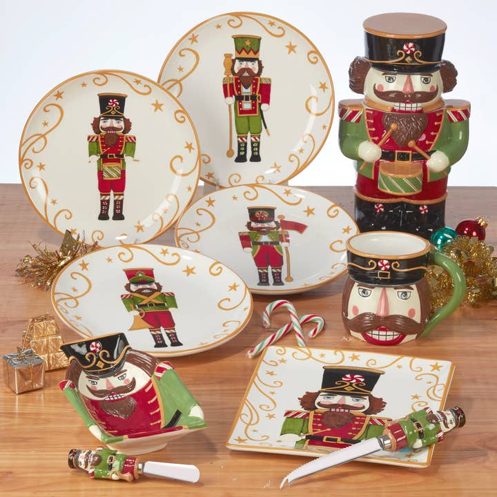 Certified International - Venta al por mayor Taza - Taza navideña Holiday Magic con forma de cascanueces en 3D, 19 onzas