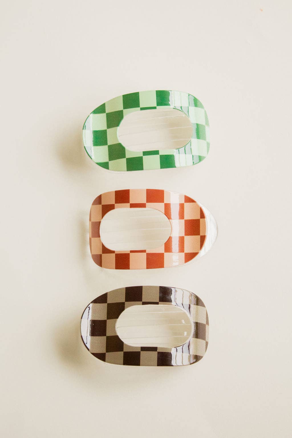 Shop Andi - Wholesale Hair Clip - Women's - Checkered Circle Cutout Flat Claw Clip2