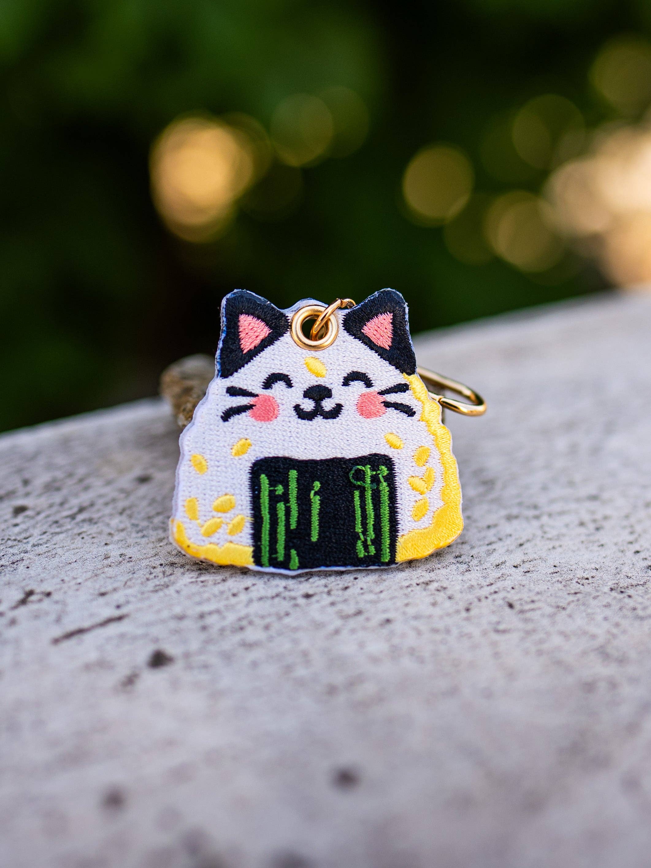 Kabujiro - Wholesale Keychain - Unisex - Onigiri Cat – Embroidered Keychain Charm