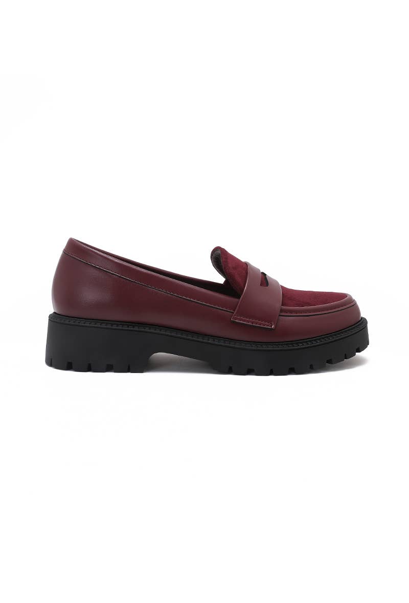 Joia Paris – Großhandel Loafer – Damen – Mokassins mit klassischem Schaft und dicker Sohle H8-960M7