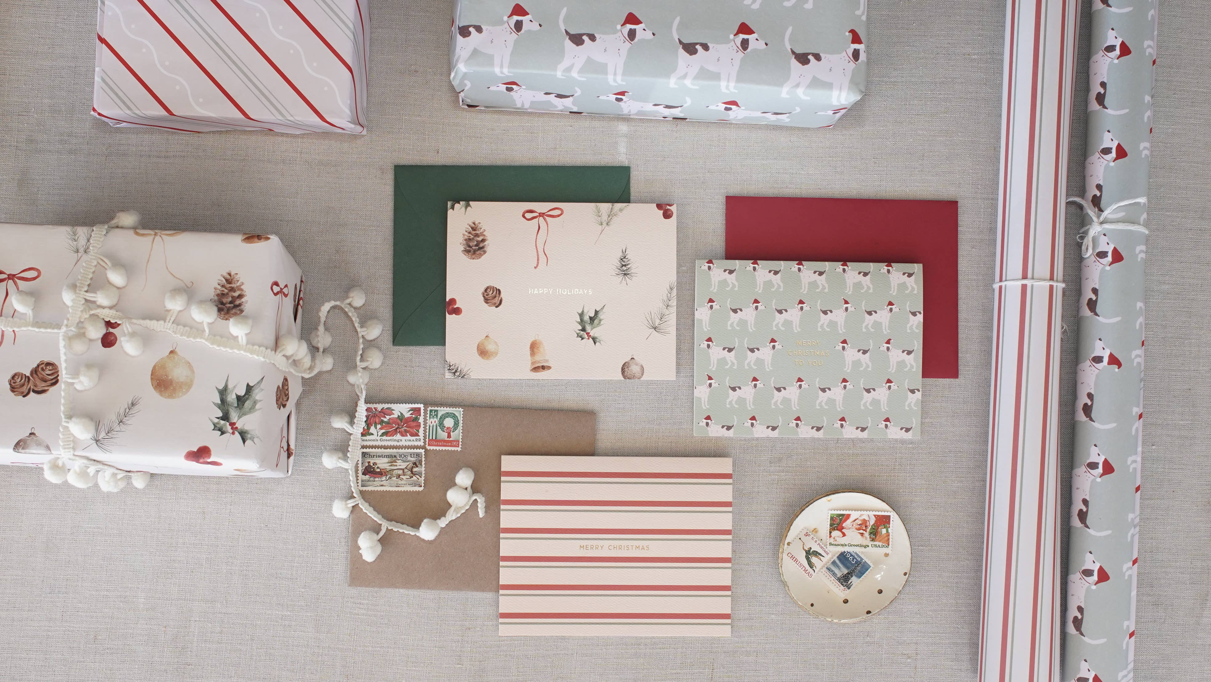 Urbanic Goods – wholesale Julkort – Tomtens lilla hjälpare hund - Helgboxset1