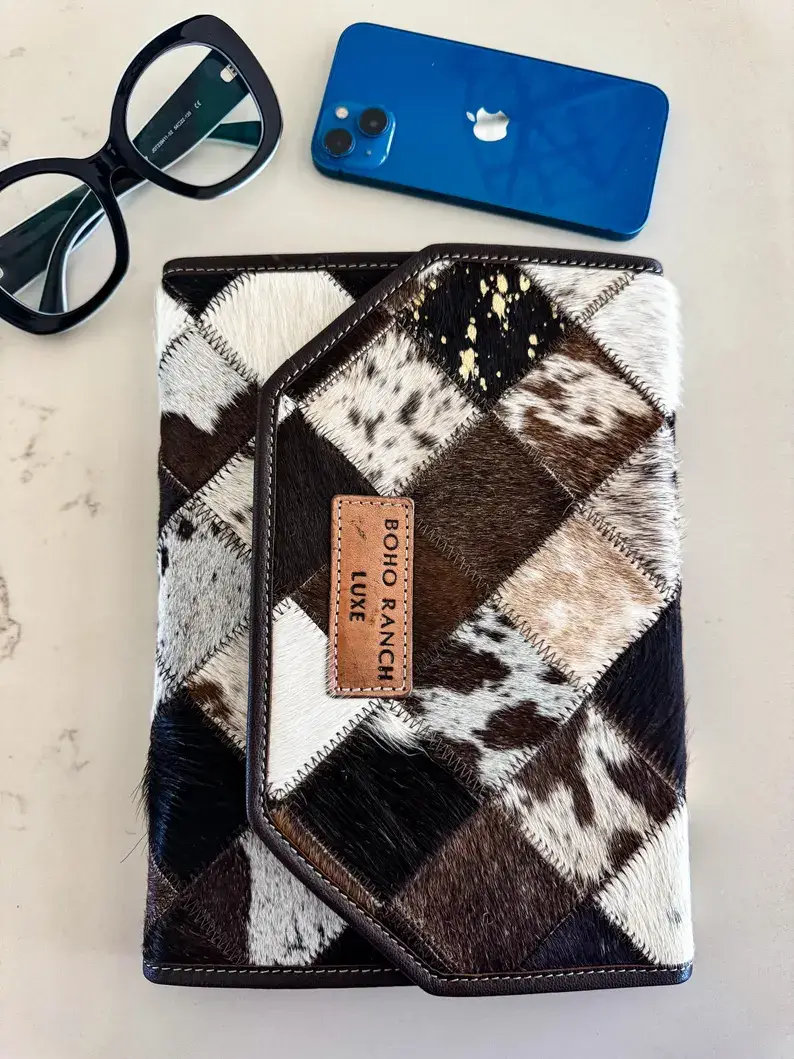 Boho Ranch Shop - Vente Étui pour ordinateur portable/tablette – femme - Housse d'ordinateur portable BOHO LUXE en cuir de vachette poilue (Copie)2