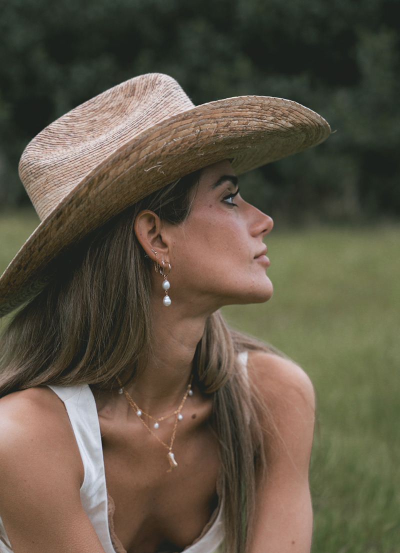 XO Hanalei – Großhandel Kette mit Anhänger/Charm – Coastal Cowgirl Halskette — Halskette mit 14-karätiger Goldfüllung4