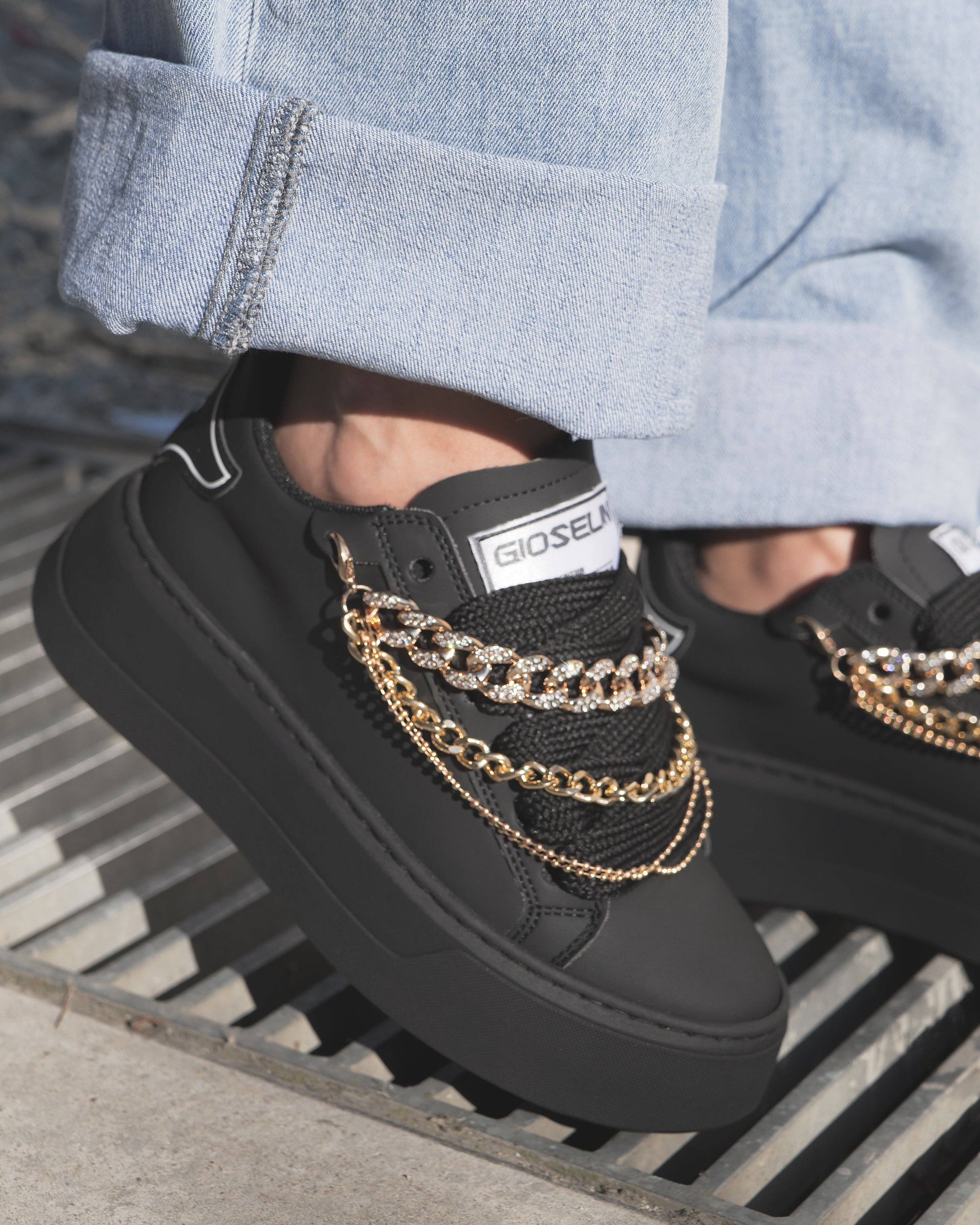 Gioselin - Wholesale Lifestyle Sneakers - Women's - Black Collier0