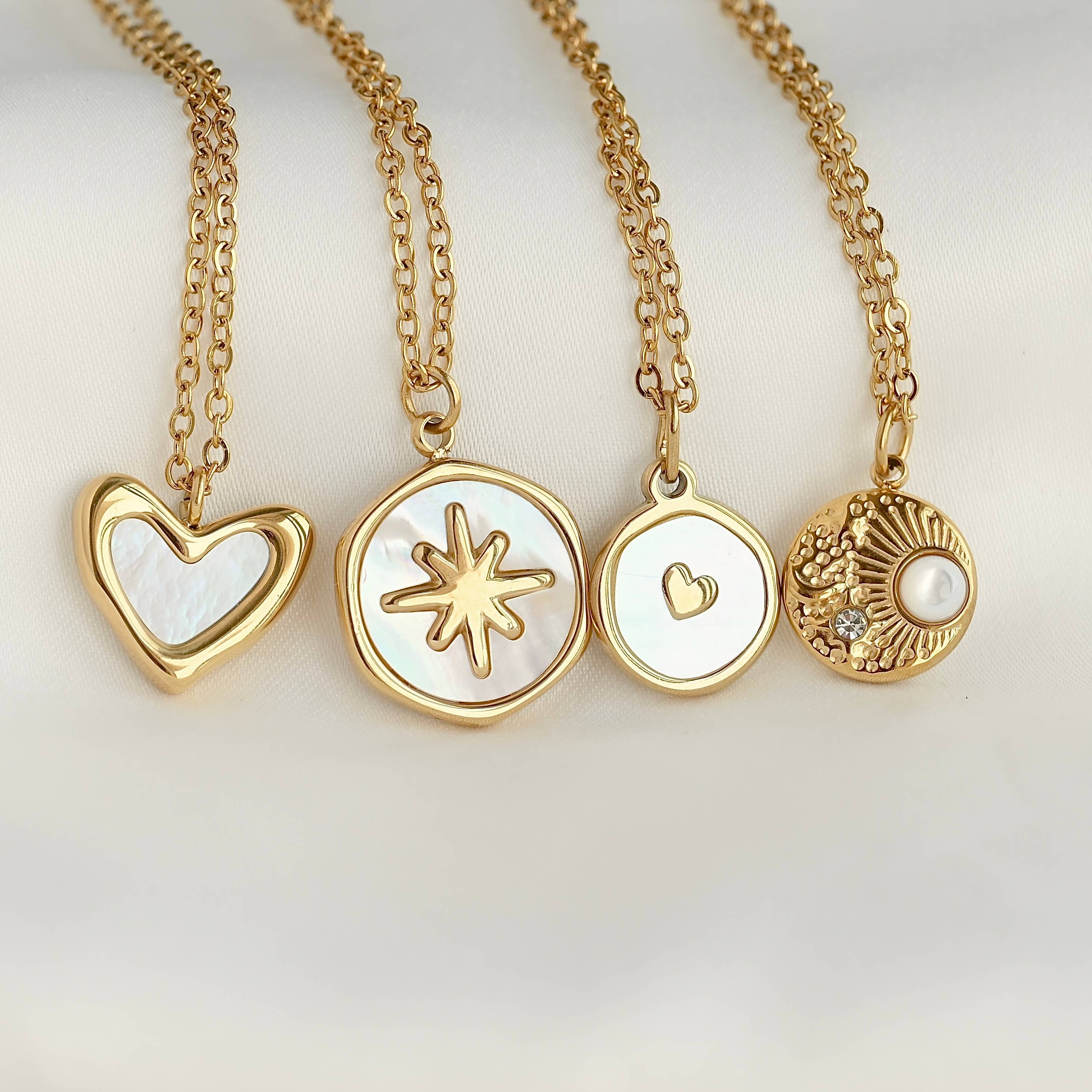 Blueyejewelry – Engroshandel Halskæde med vedhæng – Halskæder med Perlemorsvedhæng-Hjertehalskæde-Stjernevedhæng14