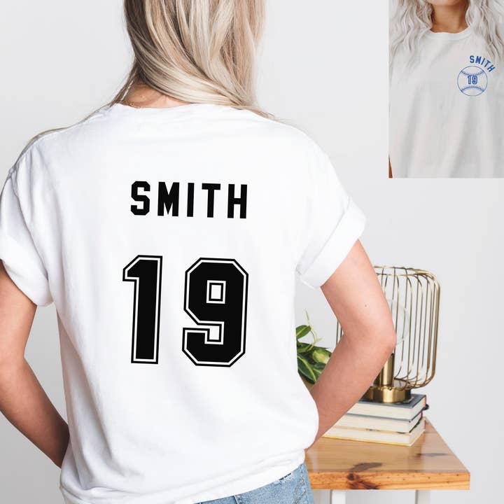 T-shirt de couleur Baseball Comfort avec nom et numéro personnalisés pour la vente par La Bella Rose Boutique