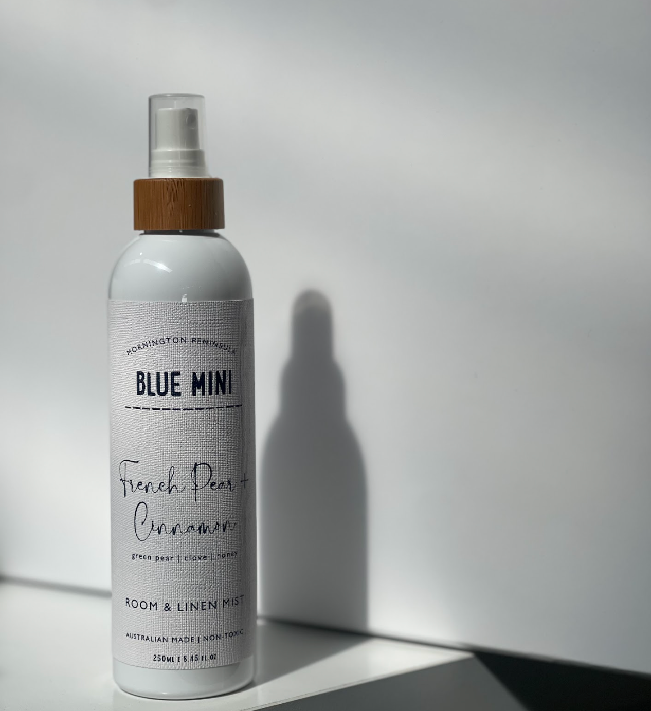 CEDARGRIS PRIVATE LABEL - Wholesale Room & linen spray - 250ml Private Label Room & Linen Mist - White Bottle5