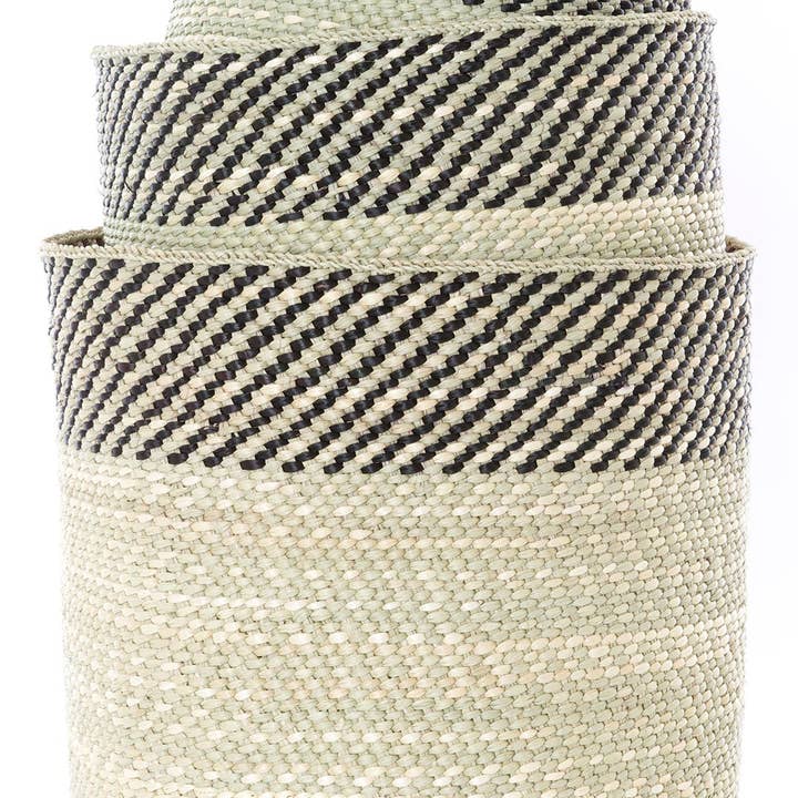Swahili | AFRICAN MODERN - Wholesale Basket - Black and Natural Kupanda Iringa Basket