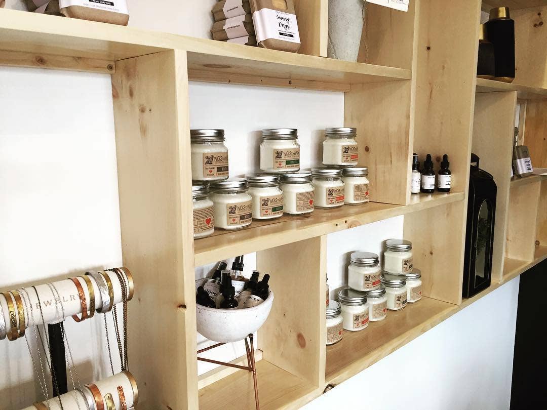 Wicks for Wags - Vente Bougie en bocal - Prune de Minuit | Bougie en pot Mason standard de 8 oz en cire de soja2