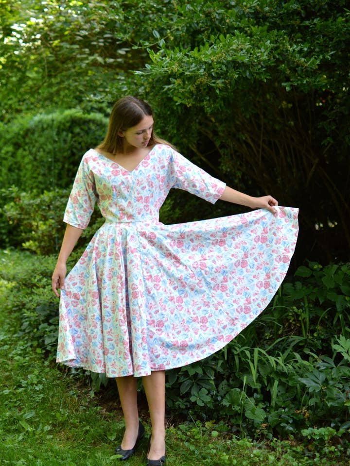 241 Fifties' Fit and Flair - Sewing Pattern for wholesale by Folkwear