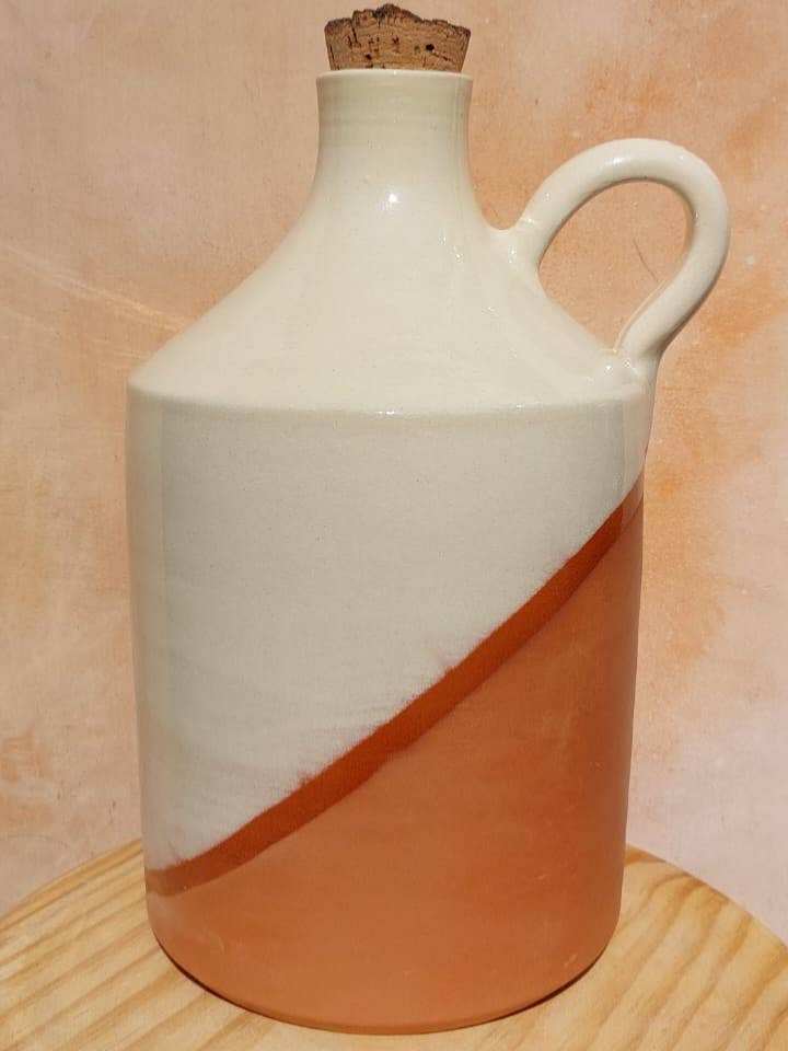 White traditional whiskey jug. for wholesale by Cerámica Roca Caus