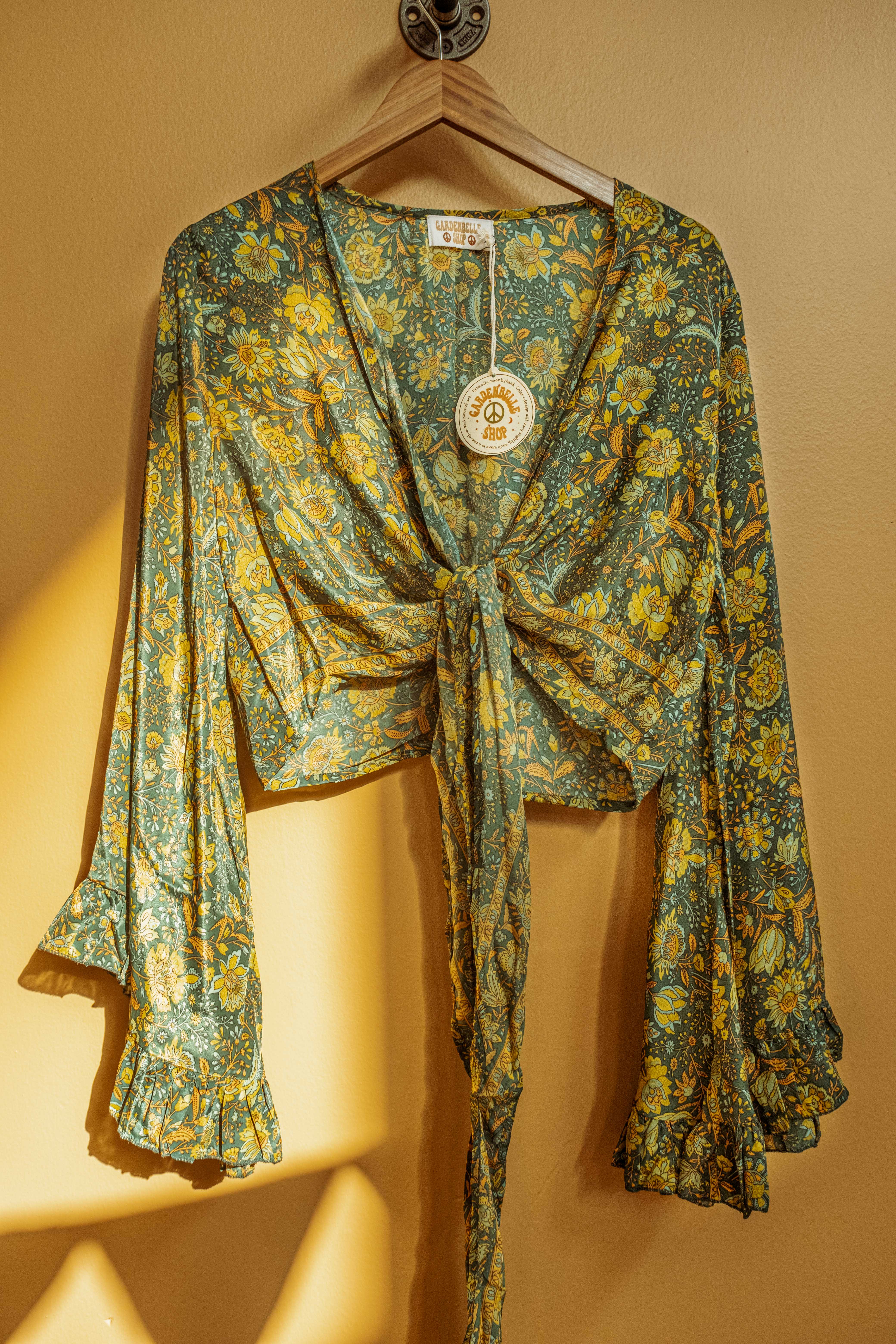 Gardenbelle Shop – Großhandel Bluse – Damen – Glockenärmel Hippie Boho Wickeloberteil, PLUS-Größe verfügbar0