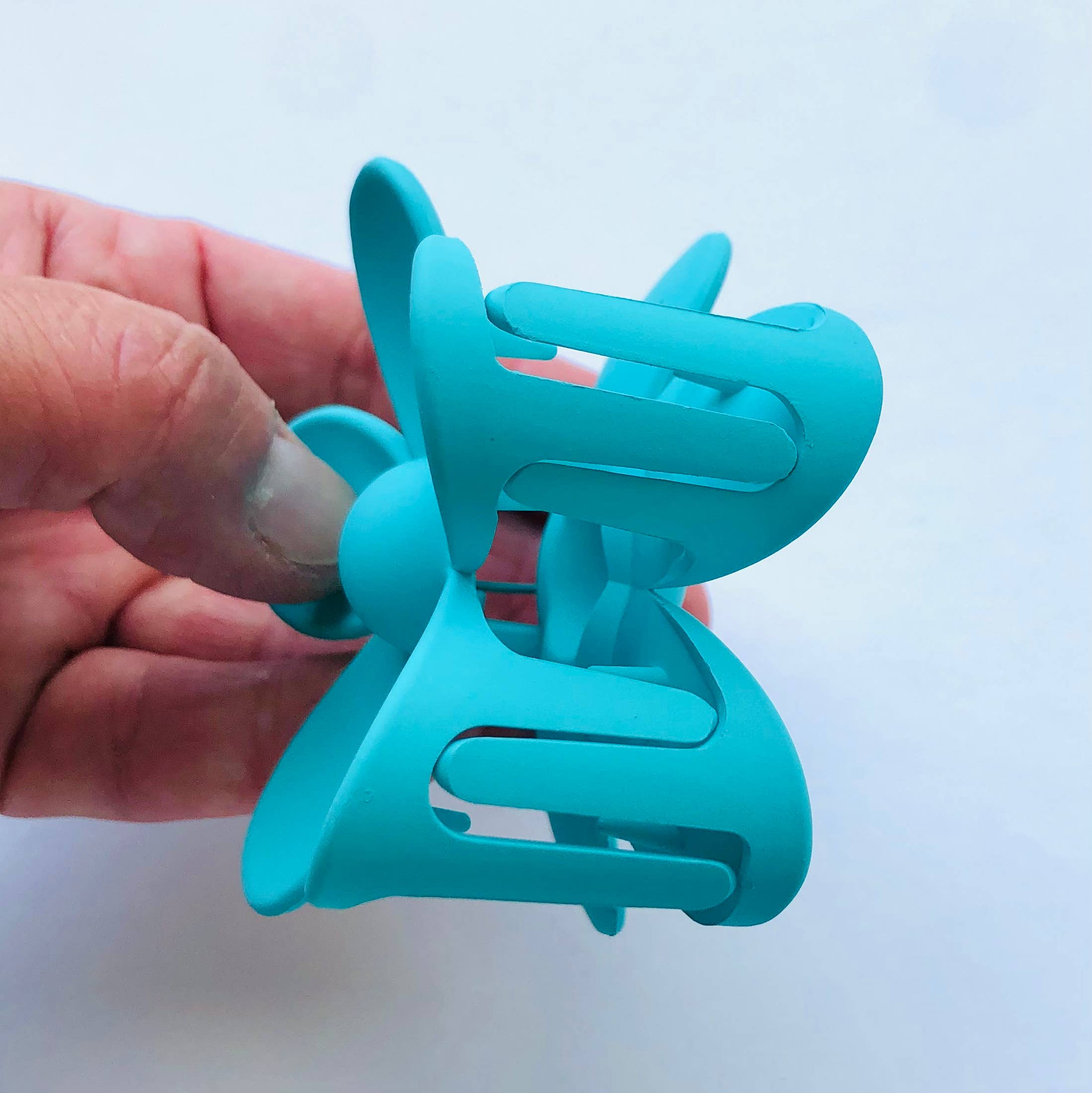 iconic mi - Wholesale Hair Clip - Women's - Daisy Flower Matt Hair Accessory Claw Clip 3"13