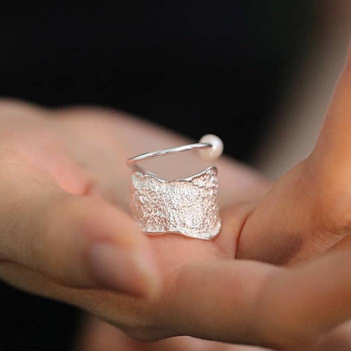 LanLivia - Vente Anneau/bague à empiler - Bague réglable en argent sterling avec texture et perle2