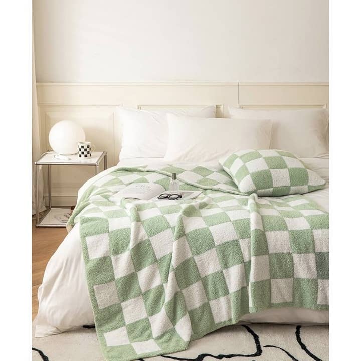LoveLina - Wholesale Bedding Blanket - Cozy Checkerd Pattern Blanket for Bedding - KLEYA