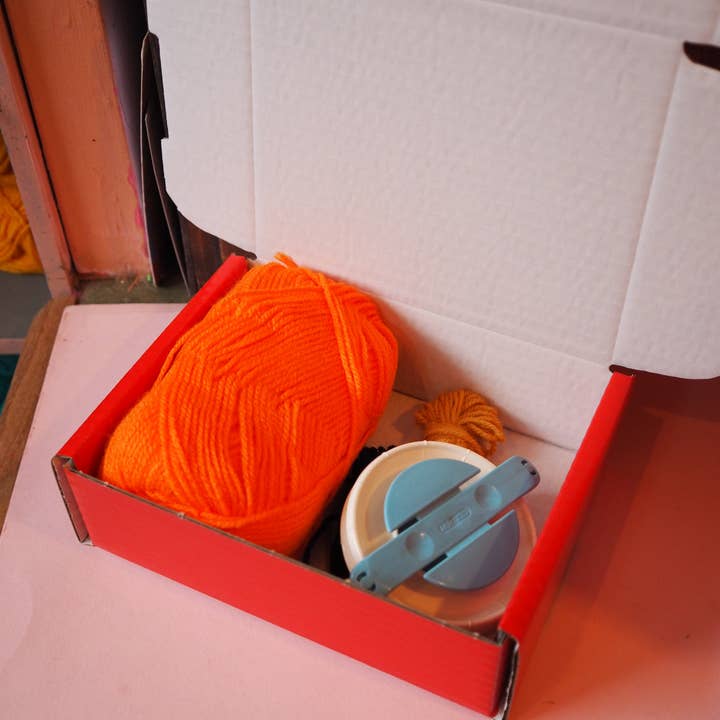 Fat Pom Poms - Wholesale DIY craft kit - Pumpkin Pom Pom DIY Kit1