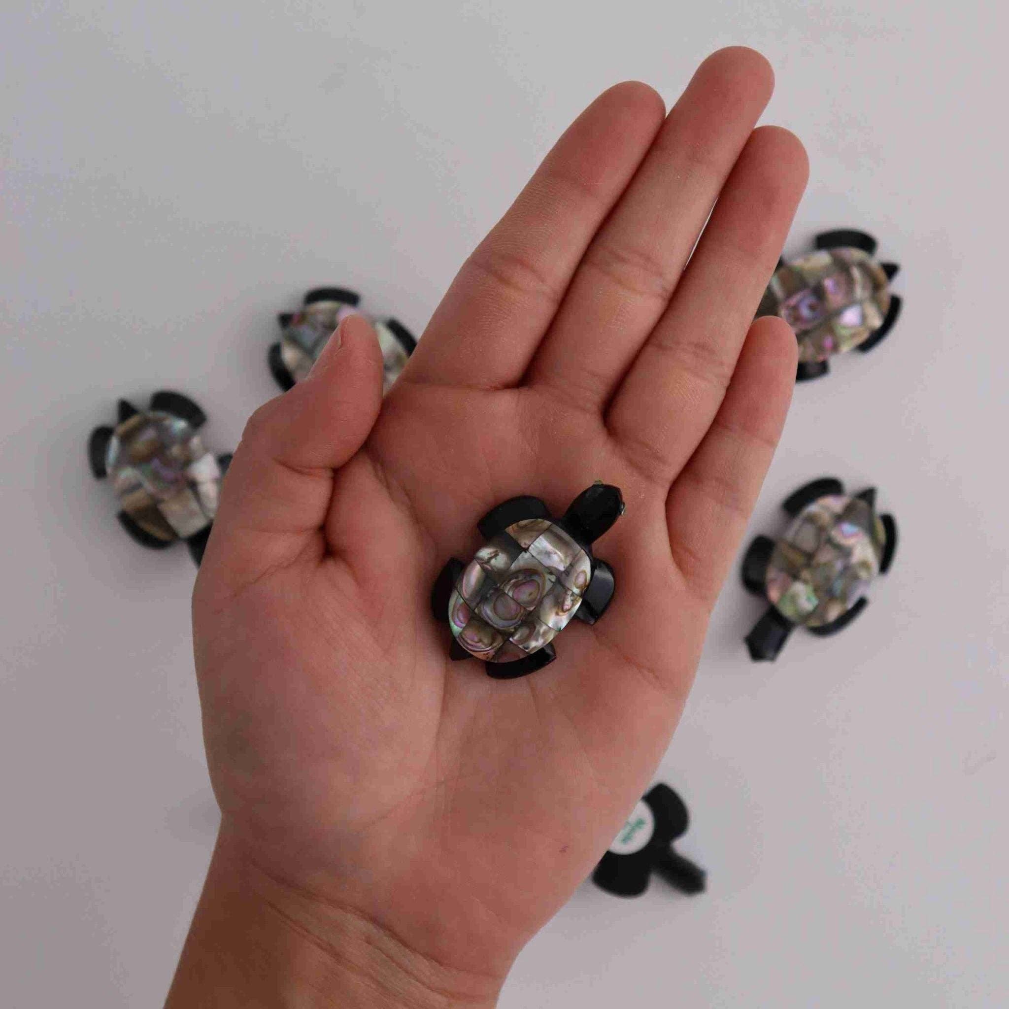 Mi Esperanza Minerals – wholesale Decorative tabletop object – ONE Small Obsidian Turtle2