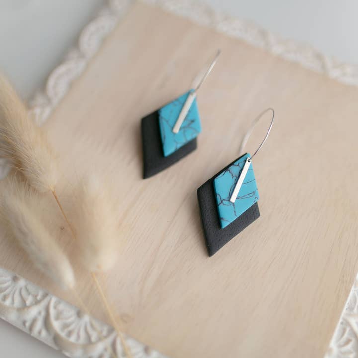 Lera örhänge | turkosa diamanter | Southwest Collection för wholesale av Hazel n Blue
