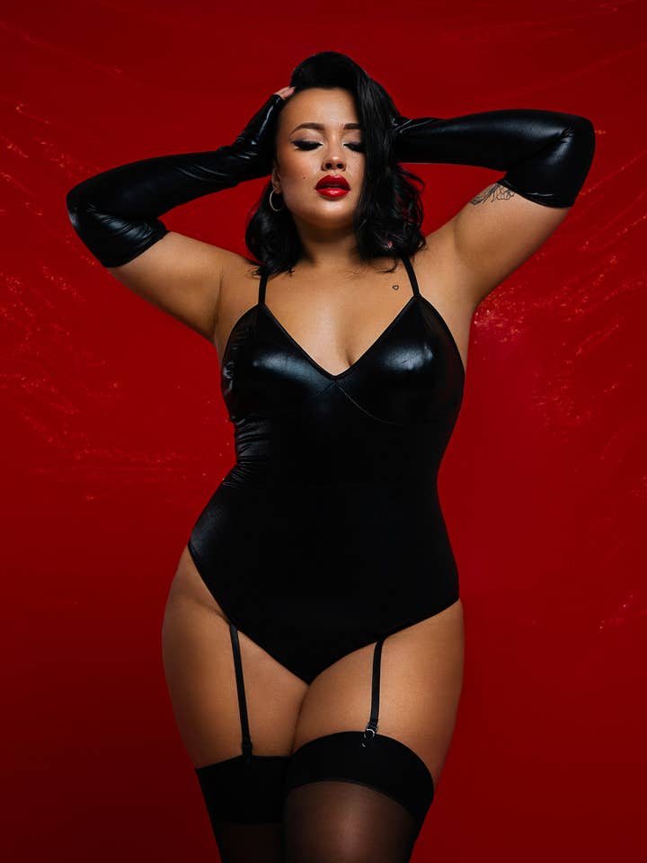 Devils Boutique - Wholesale Costume – Women's - Plus Size Sexy Leather PVC Latex Catwoman Costume7
