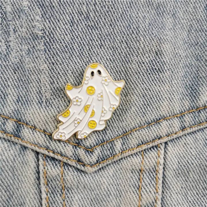 Magnifique Hearts - Wholesale Lapel Pin/Button - BOO Cartoon Ghost Metal Pin - Unique Accessory for Clothing4
