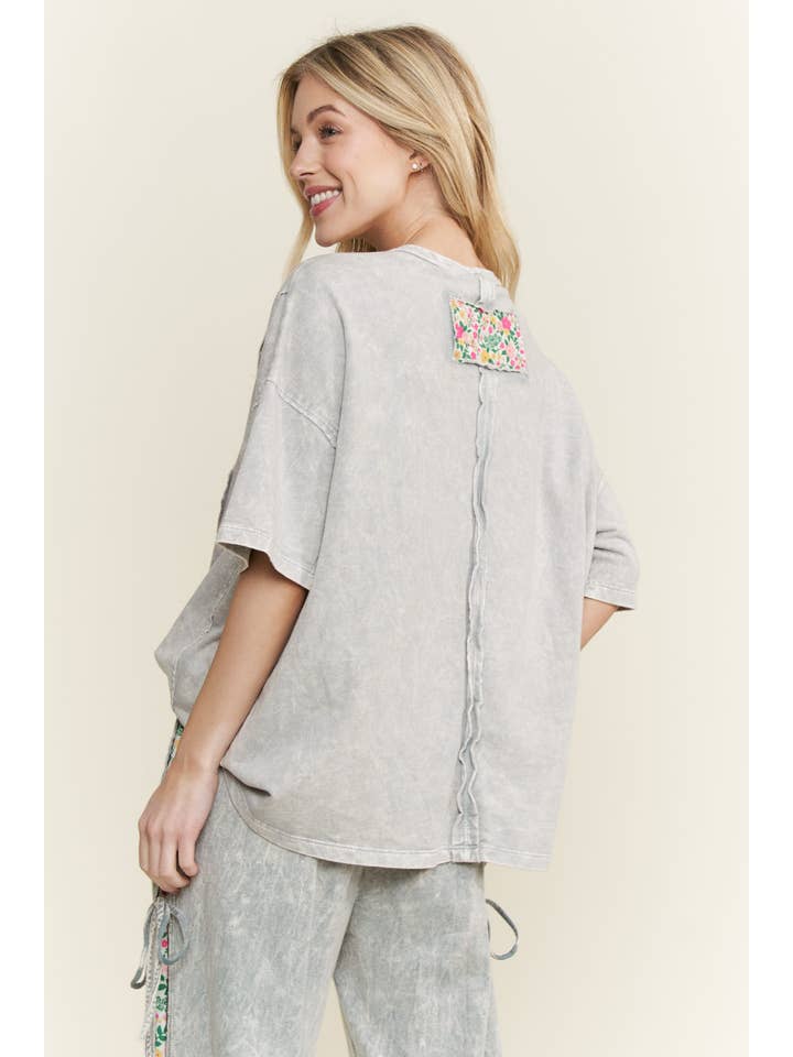J.Her - Wholesale T-Shirt - Women's - Mineral Washed Floral Flower Patched Tshirt HT6369