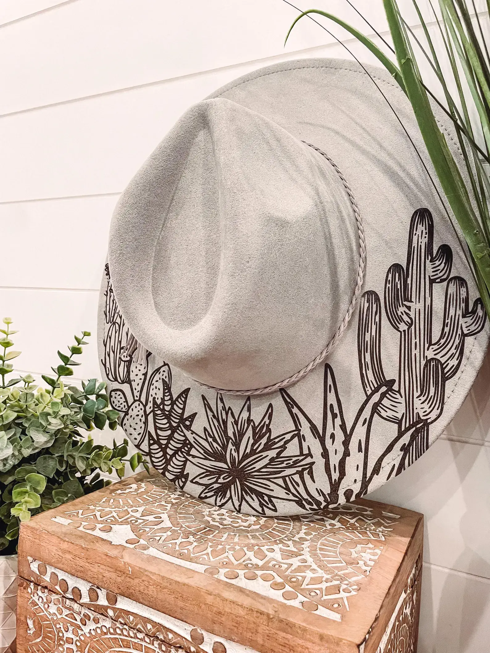 Willie & Dolly Designs - Wholesale Cowboy Hat - Women's - Engraved Desert Scene Hat5