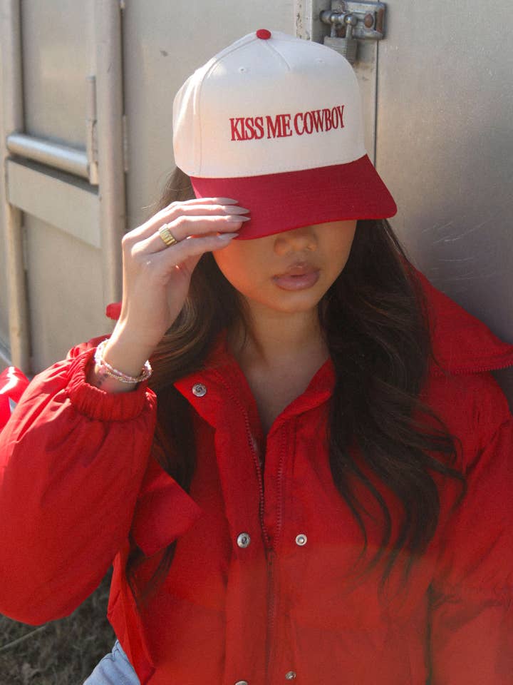 EMBRASSE-MOI COWBOY ROUTIER pour la vente par CHARLIE SOUTHERN