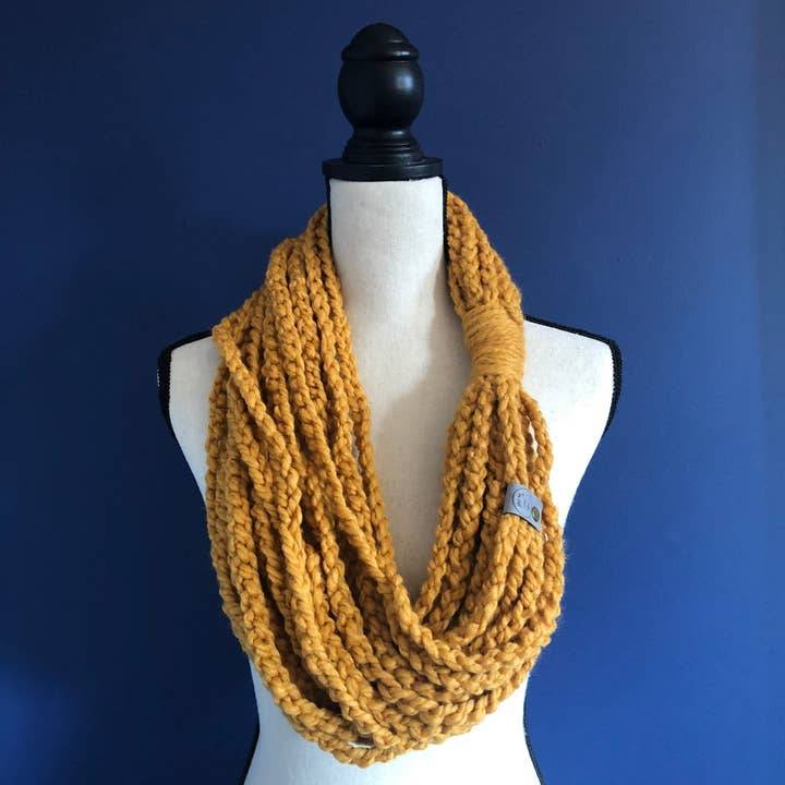 Willow And The Wolf Co - Venta al por mayor Bufanda - Mujer - Bufanda para mujer de color amarillo mostaza Bufanda Knit Infinity Ch dorado3