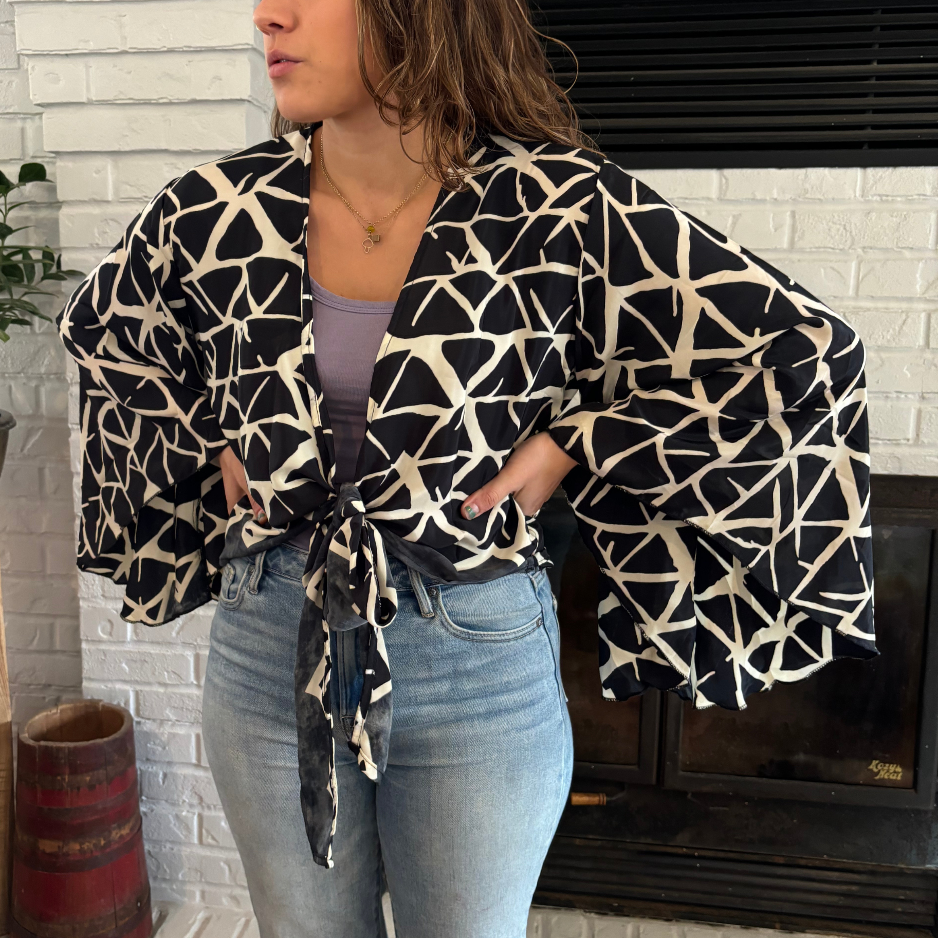 Seeds - Venta al por mayor Blusa - Mujer - Top de seda con mangas  acampanadas y nudo | 100 % seda Talla única Nuevos estampados10