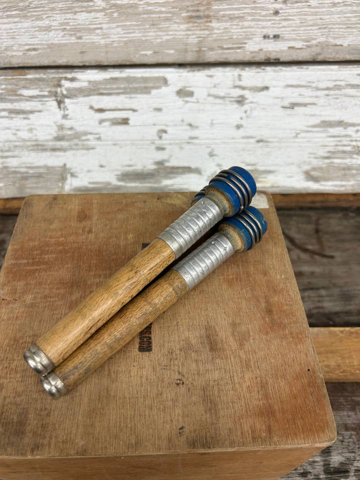 Piuma di Legno - Top Blu per la vendita all'ingrosso da parte di Vickie Jean's Creations Inc