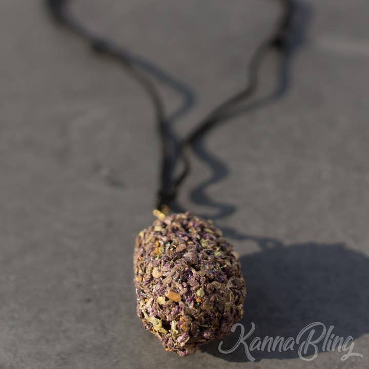 Kannabling - Wholesale Pendant/Charm Necklace - KannaBling - Adjustable Rope Necklace (Green)