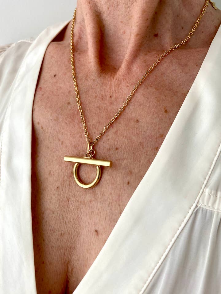 Collier Oméga pour la vente par Ma Cocotte
