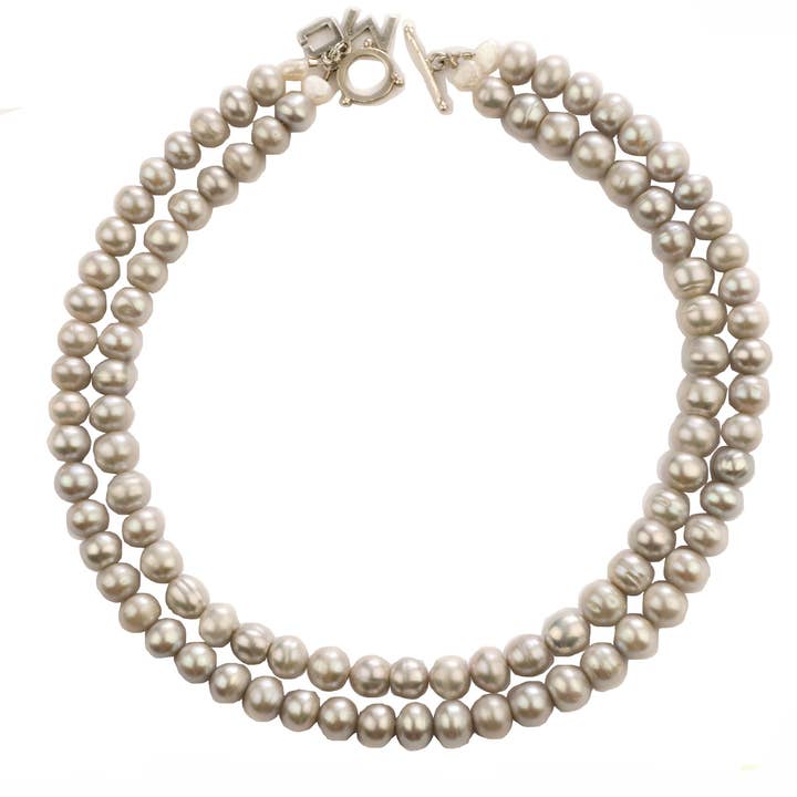 Sloan Square Choker in Taubengrau für den Großhandel von Meg Carter Designs