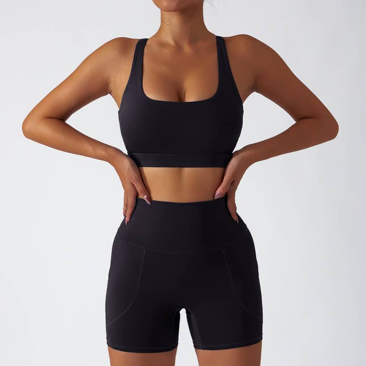 Ensembles de vêtements de sport kamilako pour la vente par Revella The Label