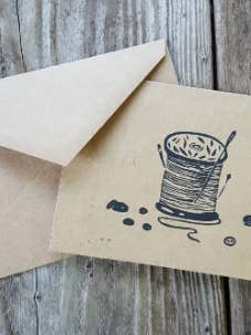 Nål & Tråd Linocut Notecard for engroshandel hos Maple Moon Designs