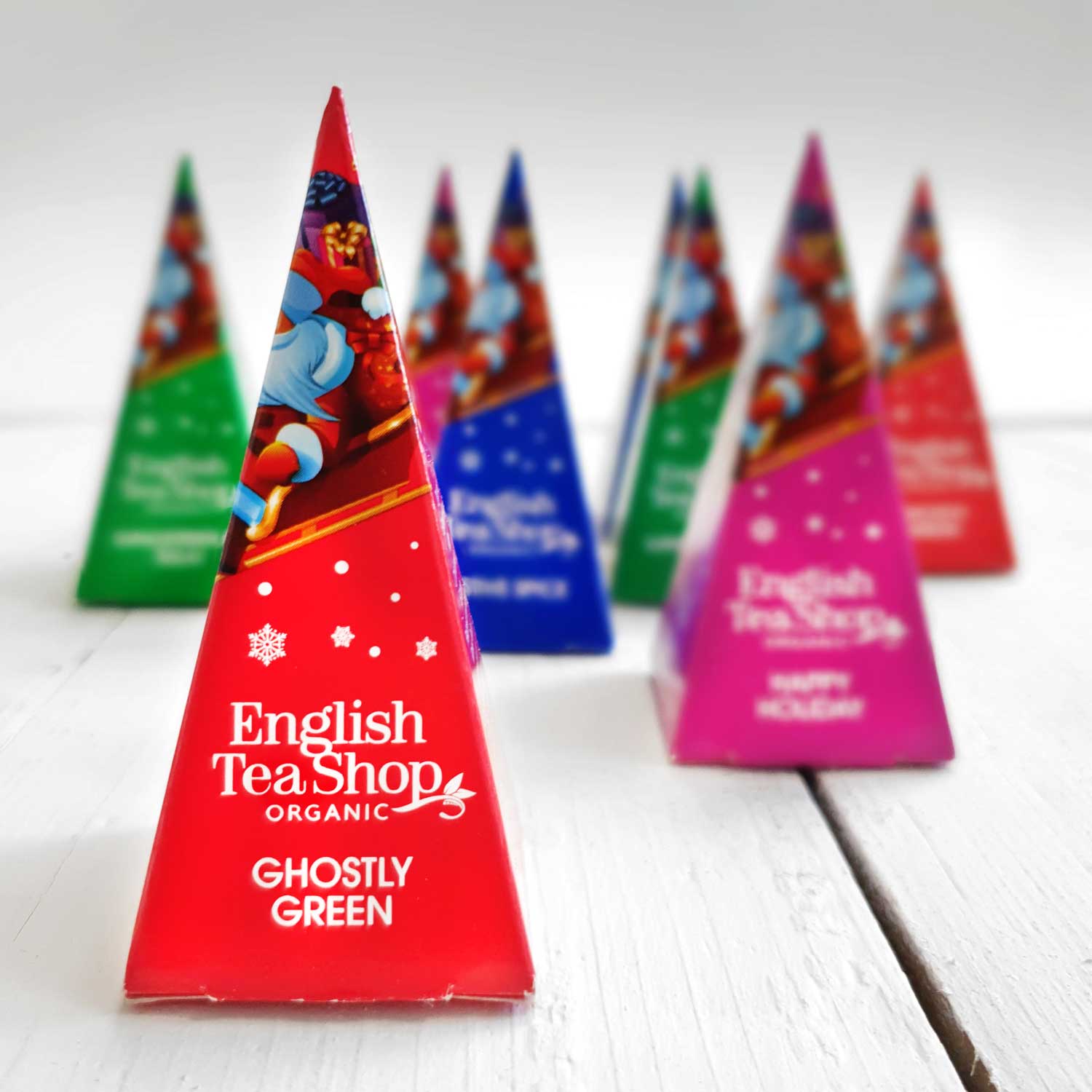 Royal Nature GmbH & Co. KG - Wholesale Tea Bags - ETS - Tea Gift with Bow "Winter Collection, Red", ORGANIC, 12 Pyramid Bags4