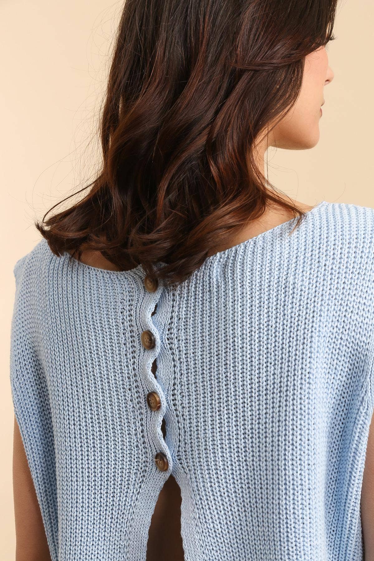 NAÏS PARIS – wholesale Knitted jumper – Women′s – SLEEVELESS ROUND NECK SWEATER, OPEN BUTTONED BACK IN COTTON14