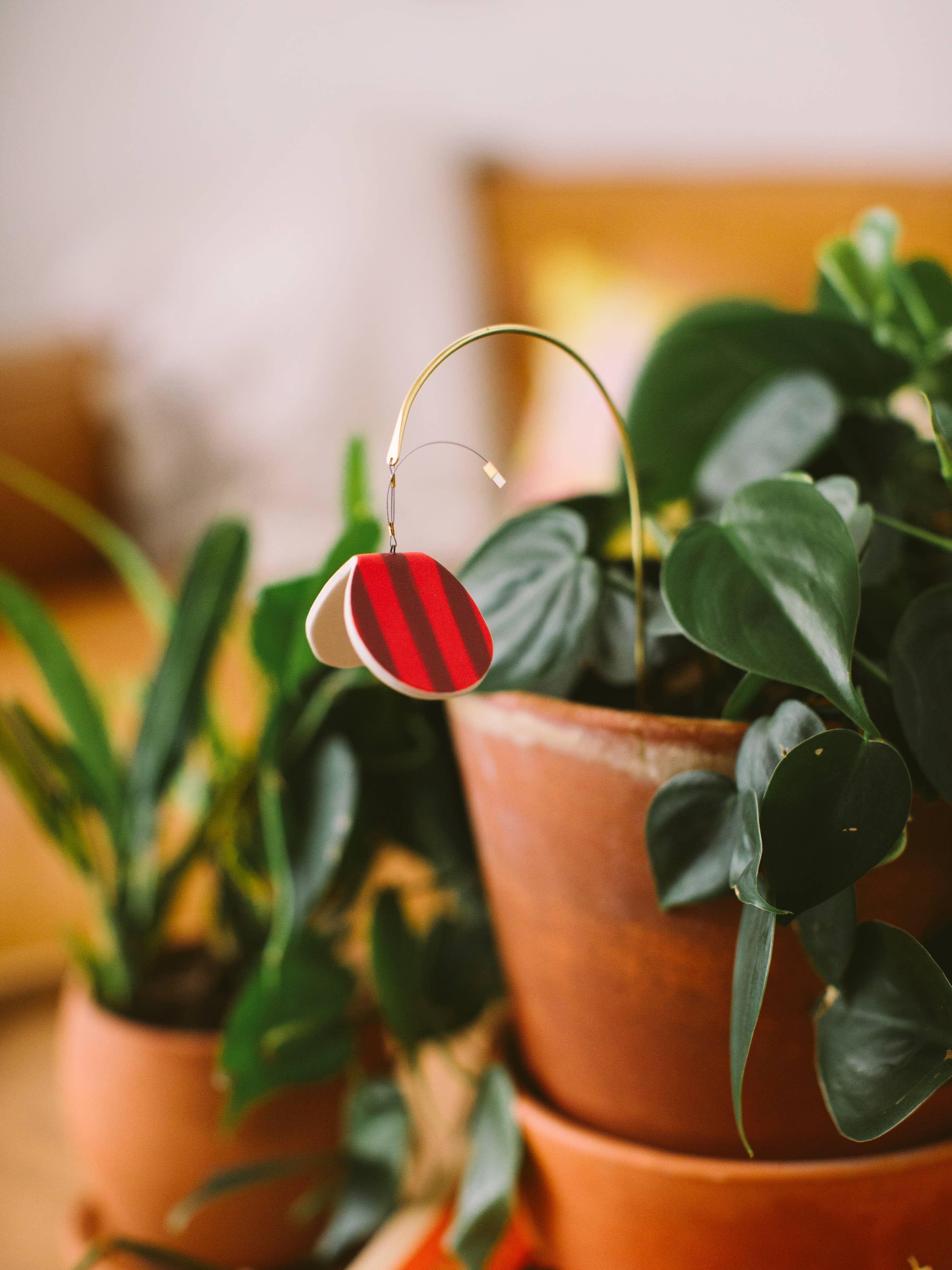 Twenty Two West - Wholesale Decorative Figurine - Plant Butterfly FW25 1