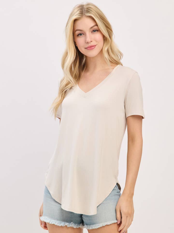 Haut à manches courtes col en V - T14423P pour la vente par Final Touch