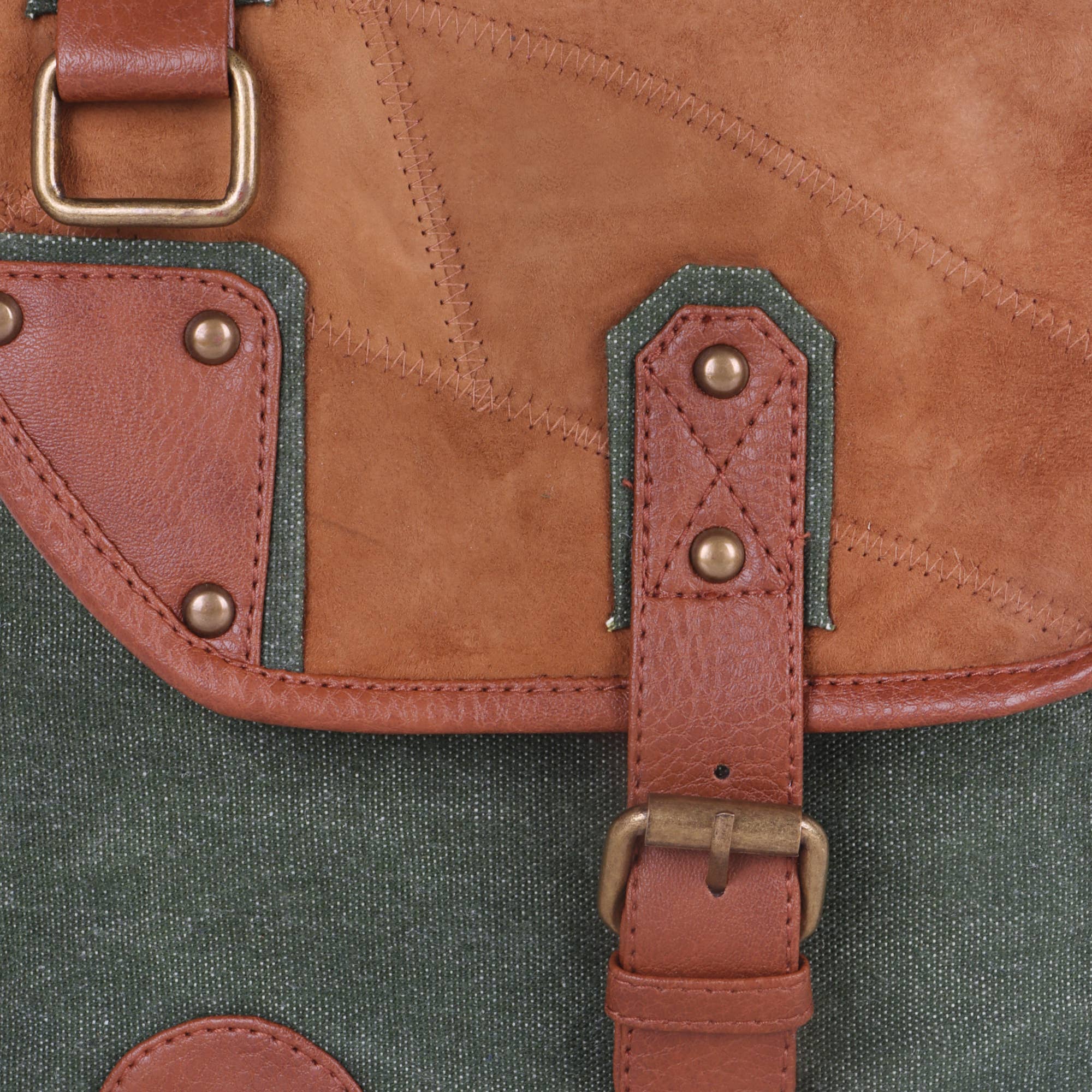 Vaan & Co. - Wholesale Crossbody Bag - Unisex - Trek Waxed Canvas & Upcycled Leather Messenger Crossbody Bag2