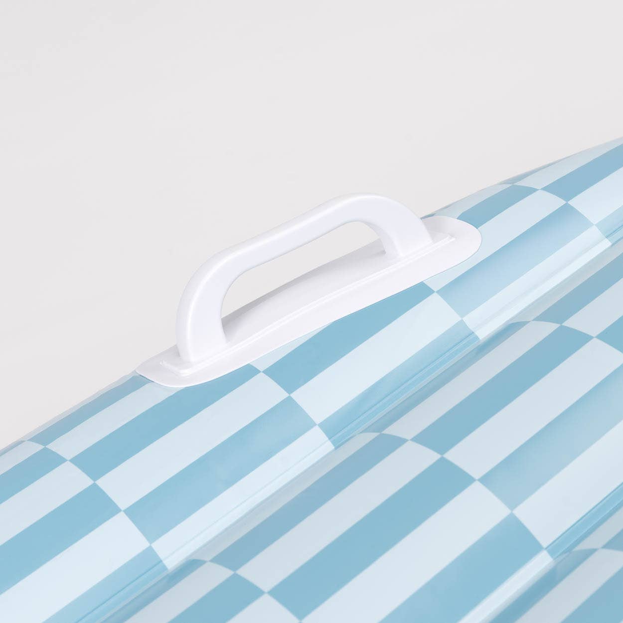 Flamingueo - Wholesale Beach Accessories - Blue floating surfboard3