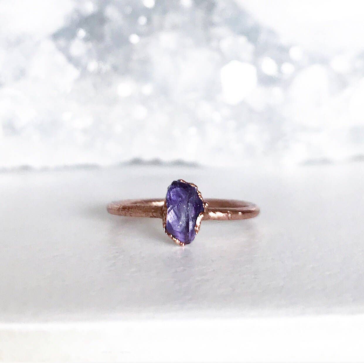 Buddha Blossom Jewels – Engroshandel Solitairering – Lille rå ametyst stabling Ring