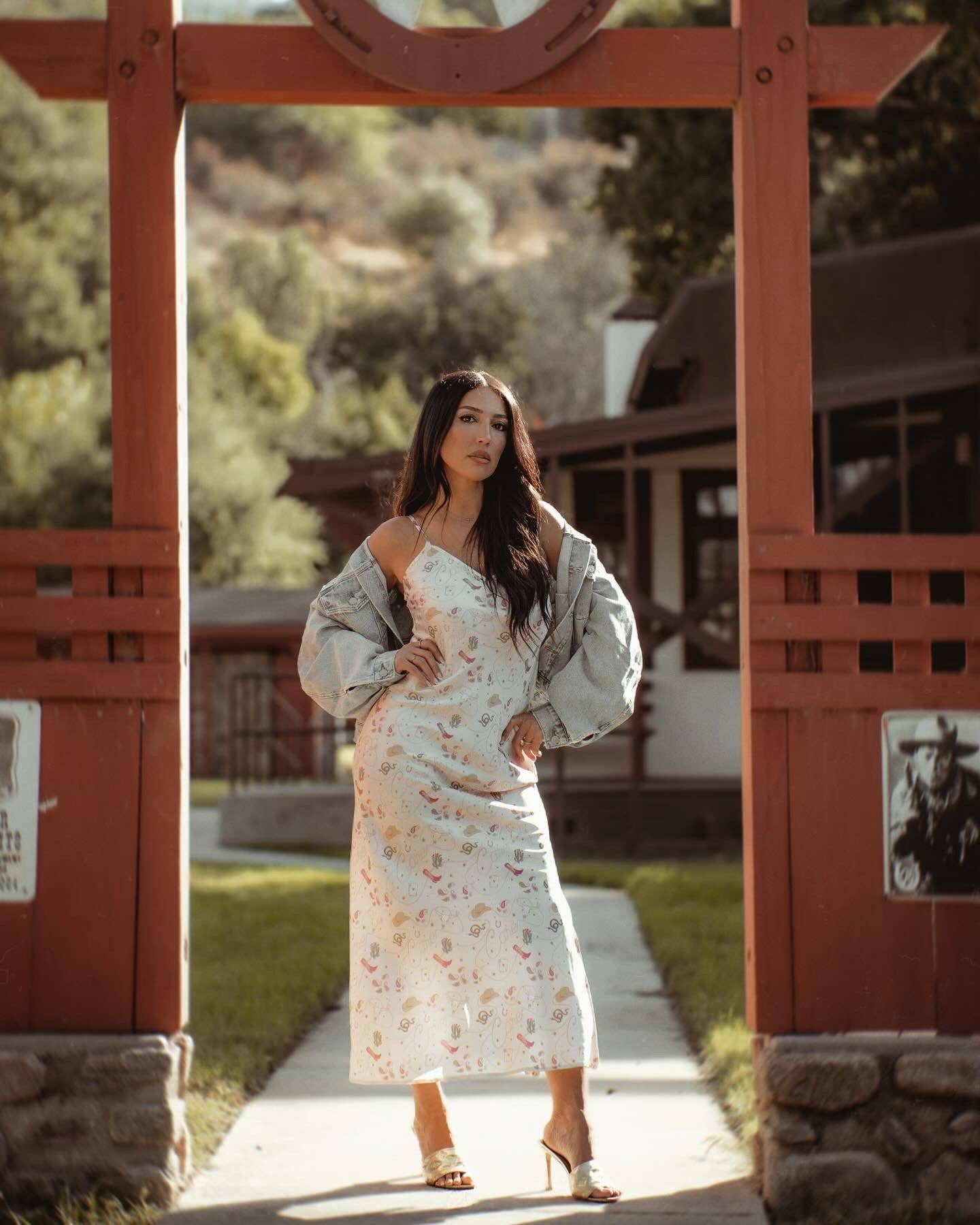 Care Tucker - Vendita all'ingrosso Vestito - Donna - Lennon Zipslip™️ CARE Western (Avorio)2