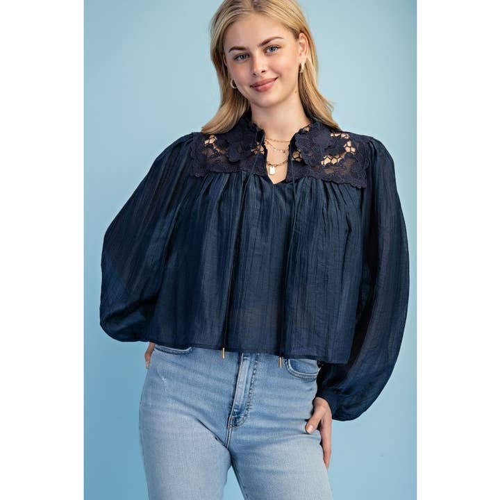 Blusa de mujer con canesú de encaje sólido para venta al por mayor de Upmost