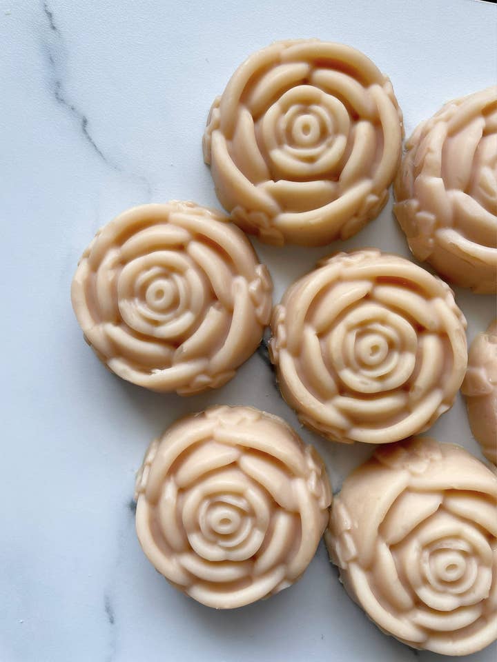 Artisan Luxury Soap Bar- Oh Honey | Kaolin Clay Soap | Honey Soap | Cold Process Soap | Oat-Milk Soap | Gentle Soap | Handmade Soap for wholesale by Daisy Mountain Company