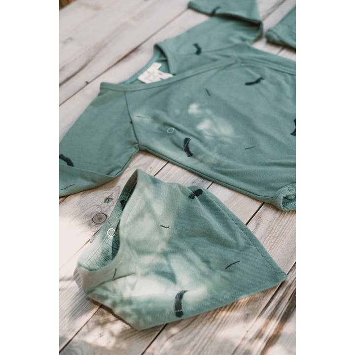 Jady Baby Bib Strokes Green for wholesale on Faire